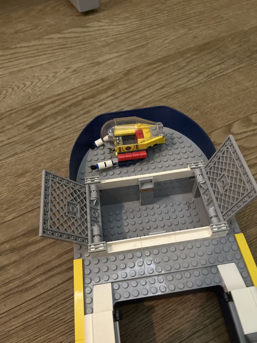 Лего карабаль есть торг