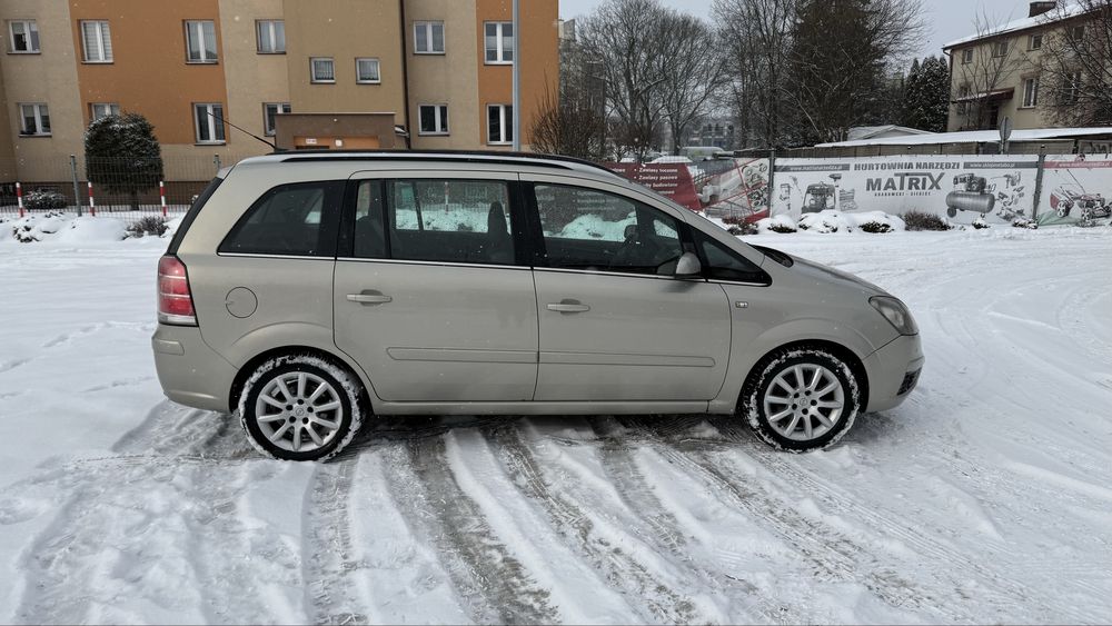 Opel Zafira Cosmo 1.9CDTI 150KM 7 osób półskory panorama navi