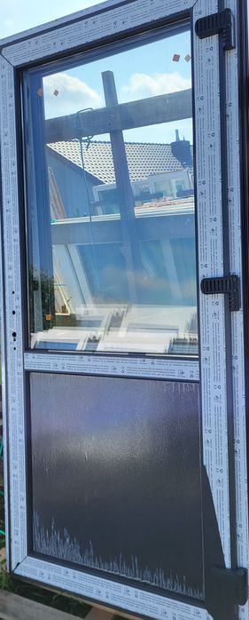 Drzwi zewnętrzne PCV do domu biura sklepu