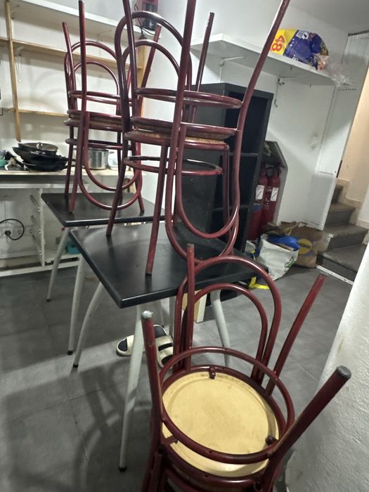 2 Mesas + 6 Cadeiras para Café/Restaurante