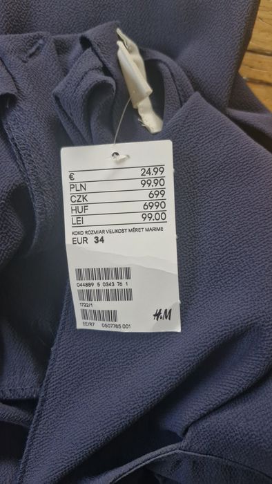 Krótki granatowy kombinezon 34