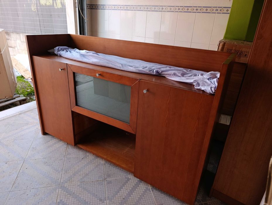 Aparador em cerejeira - bom esrado