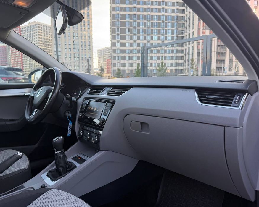 Skoda Octavia A7 Official