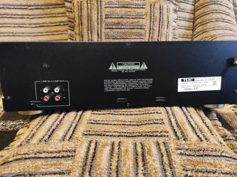 Касетна дека TEAC-V1050