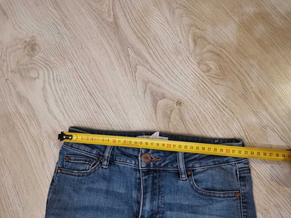 Spodnie jeansowe z motywem kwiatowym VivaCouture 36