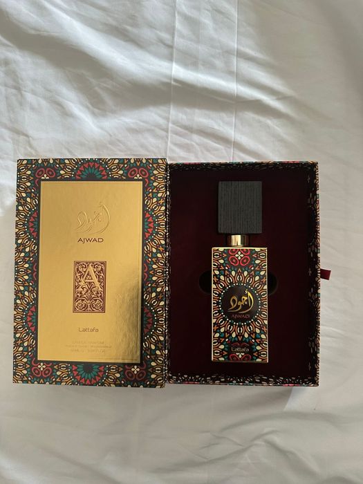Perfume Lattafa Ajwad
