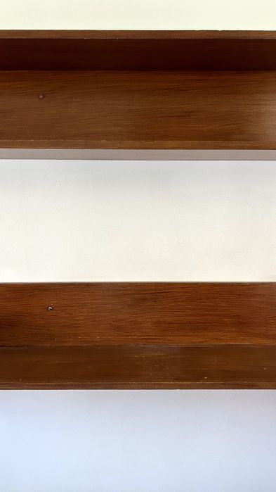 Cama de solteiro em madeira