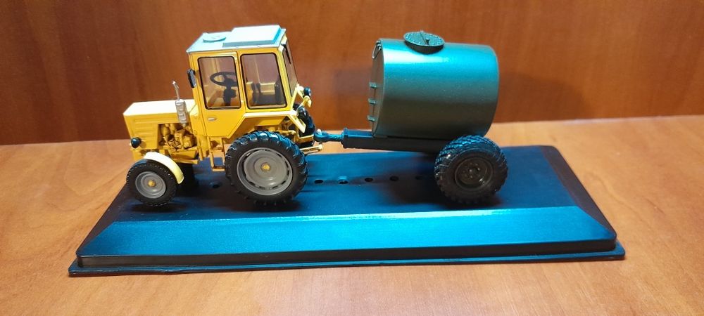 Модель прицеп бочка 3куба маштаб 1/43