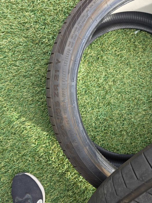 Pneus 245 35 zr 21 Tesla continental 5