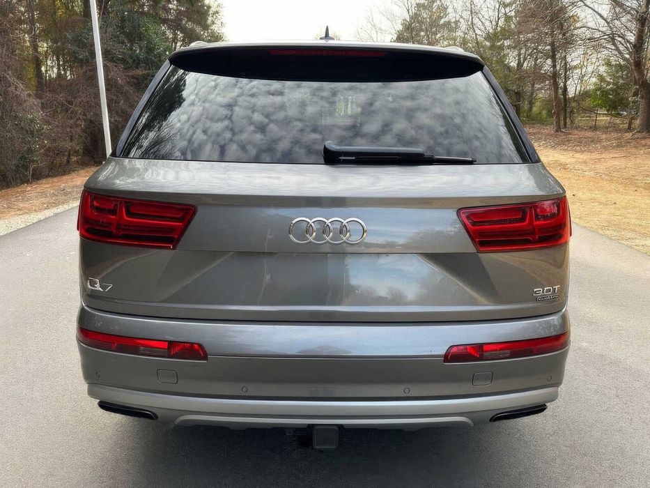 Audi Q7      2018