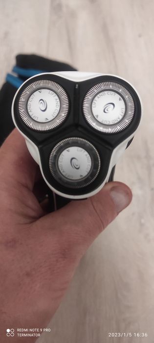 Электробритва акумуляторная бренда Philips цена за одну штуку