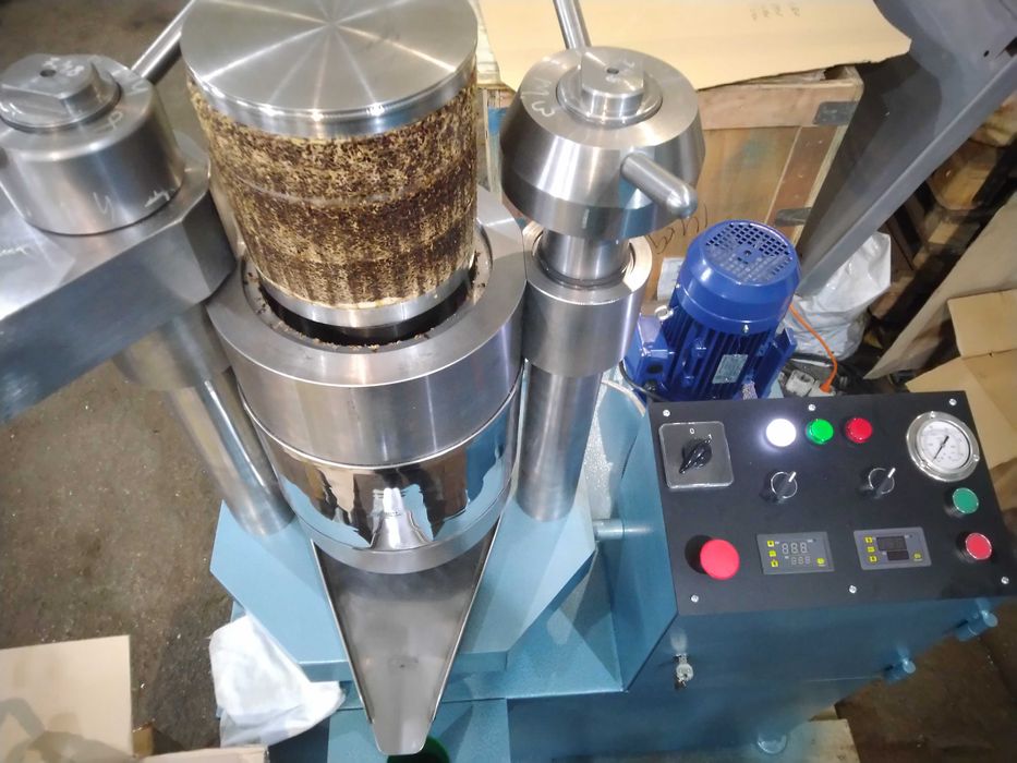 Маслопрес, маслобойня, олійниця 170тонн (сирого, холодного віджиму)