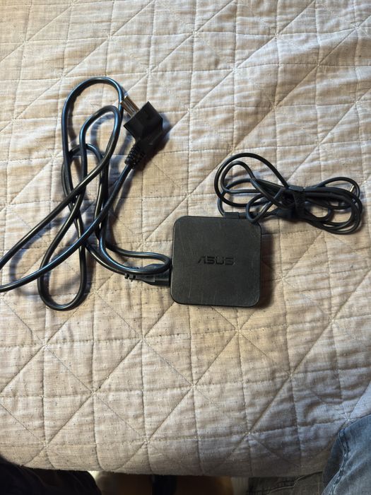 ladowarka/zasilacz asus adp 90yd b