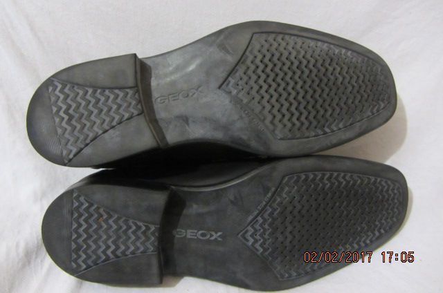 Продам кожанные туфли GEOX 41 размер