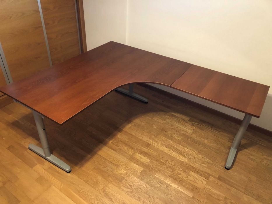 Secretária de canto como nova