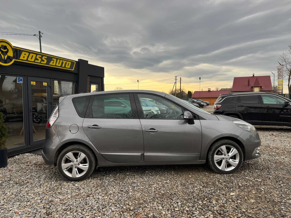 Renault Megane Scenic 2012