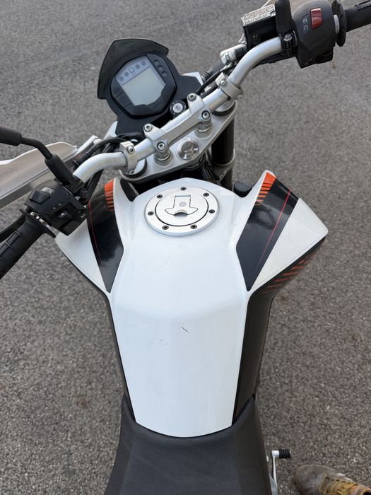 Ktm Duke 125cm !!