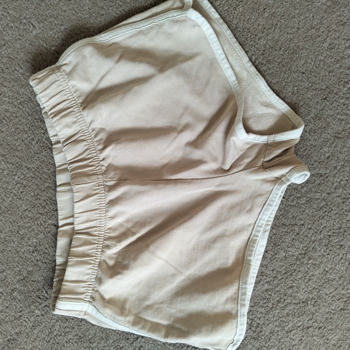 Szorty, krótkie spodenki z H&M na 9-10 lat