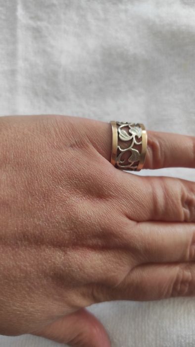 Срібні прикраси в гарному стані