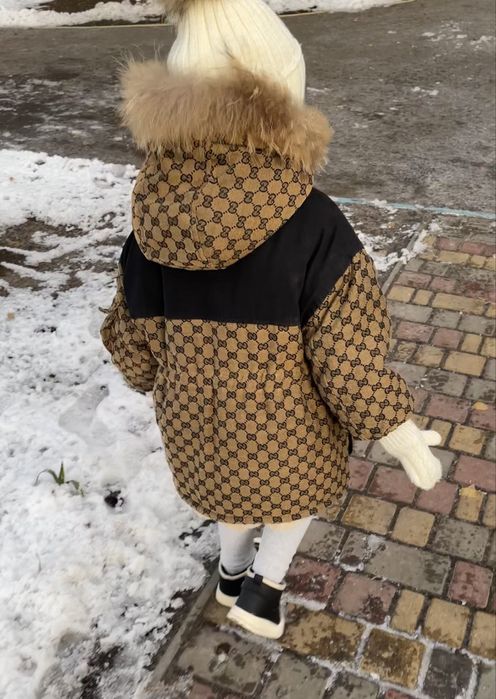 Парка для дівчинки