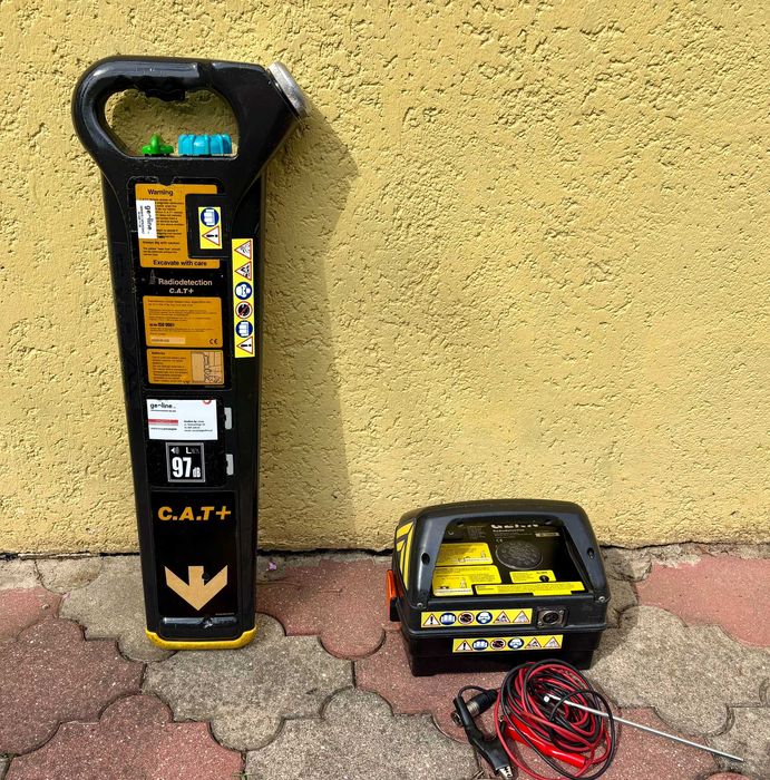 Radiodetektor wykrywacz kabli instalacji podziemnych CAT+  z generatorem GENNY FVat lokalizator Radiodetection pomiar głębokości