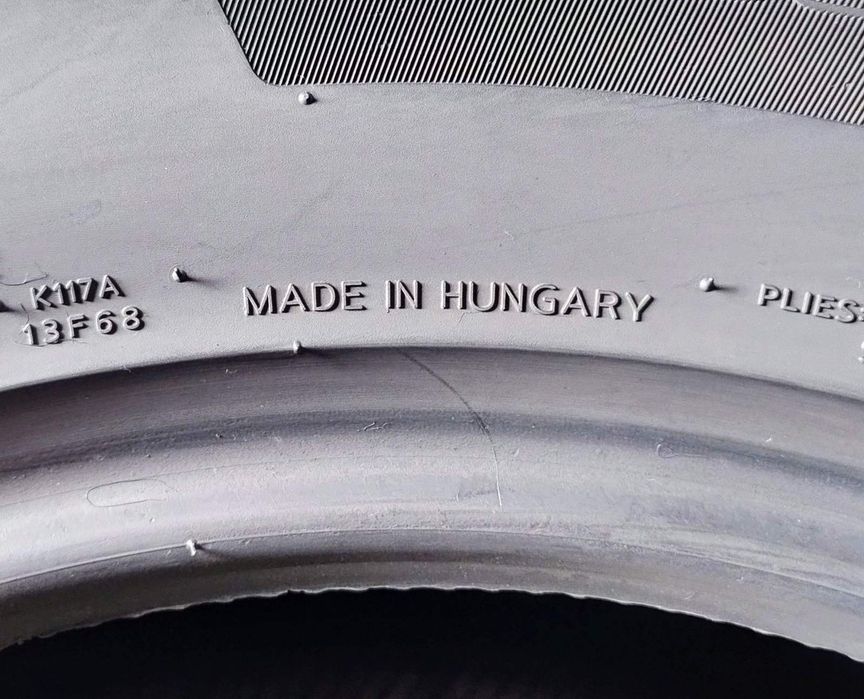 Шини всесезонні R20 245/45 Michelin Latitude Tour HP