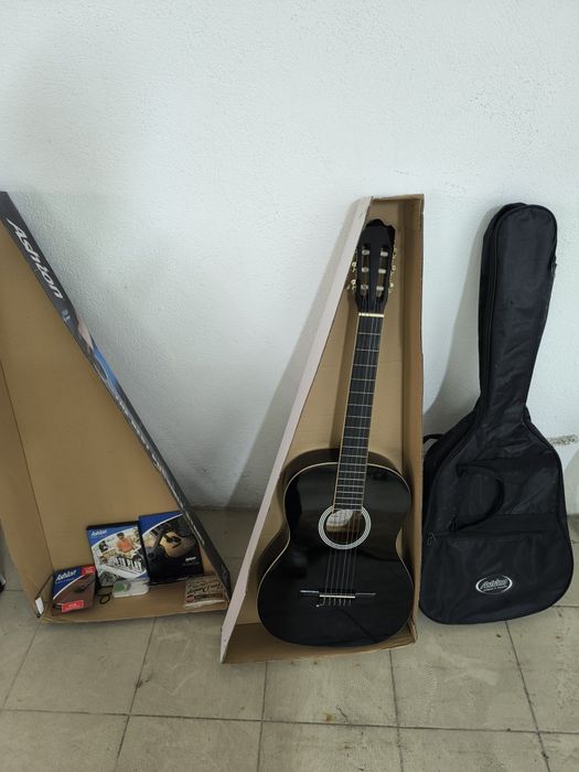 Guitarra Aston - como nova