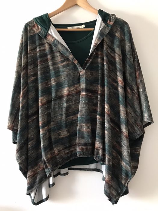 Poncho c/ camisola de manga comprida