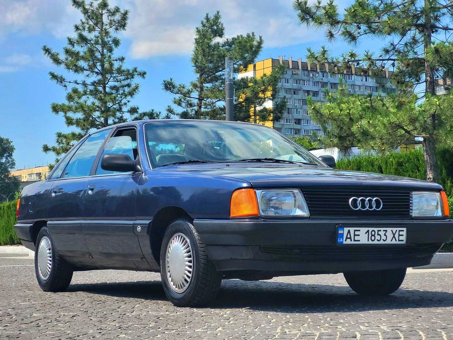 AUDI-100 C3- exclusive-Old Car