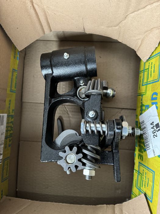 Вʼязальний апарат на прес підбирач Sipma, Famarol Z511, Fahr, Голка