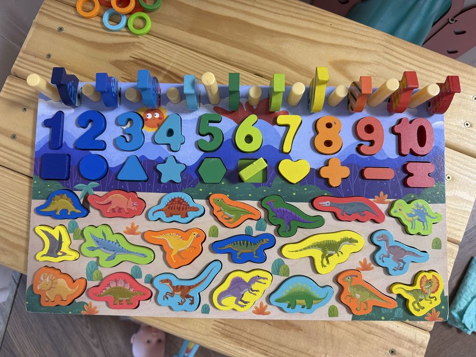 Розвиваюча гра 1-3 роки фігури, динозаври