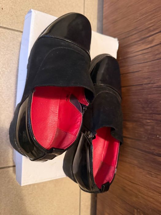 чорні черевики красивi