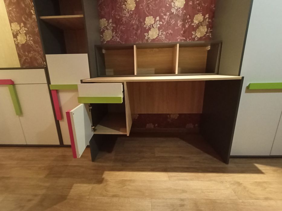 Меблі, дитяча/підліткова кімната