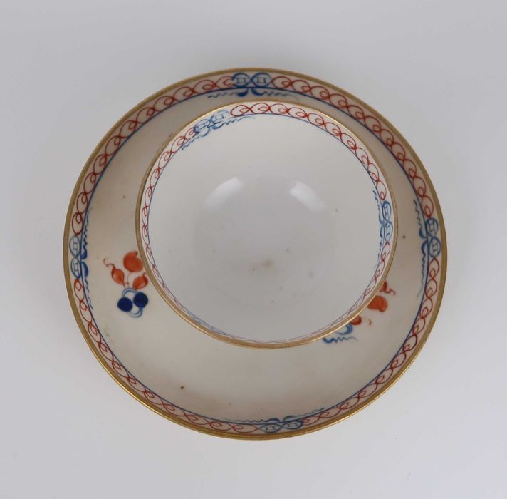 Taça com base em cerâmica de Lowestoft, Séc. XVIII/XIX