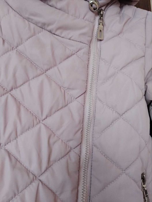 Продам куртку для девочки.