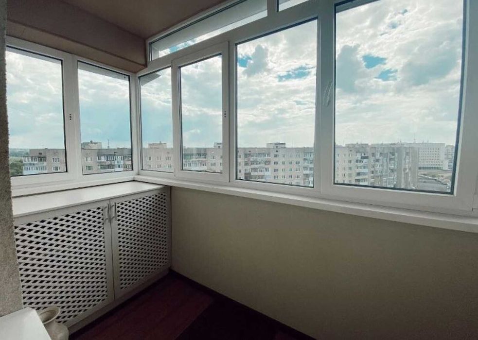 5-кімнатна квартира в самому центрі міста з дизайнерським ремонтом.