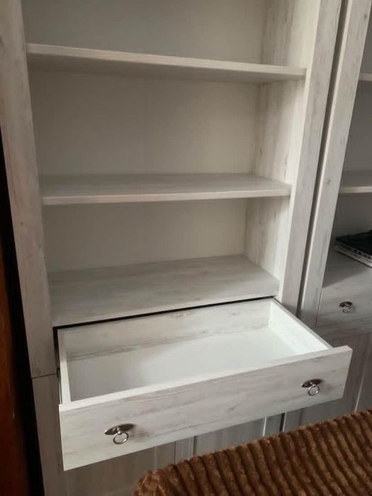 Пенал - стелаж терміново