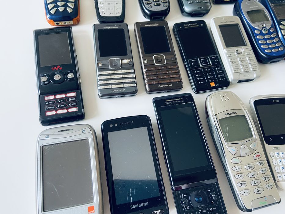 Zestaw telefonow 21 sztuk