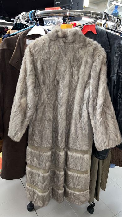 Натуральна хутряна шуба Pugare PÄLS (Швеція), сіра, довга