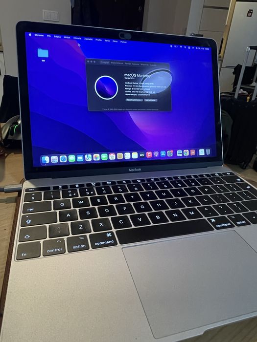 Macbook 12 Apple 8 gb  mobilny mały piekny i poreczny.