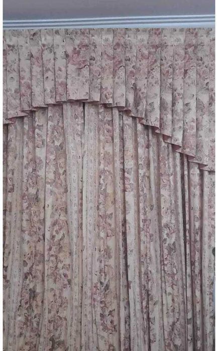Conjunto Luxuoso de Cortinados em Linho Adamascado Antigo – Como Novos