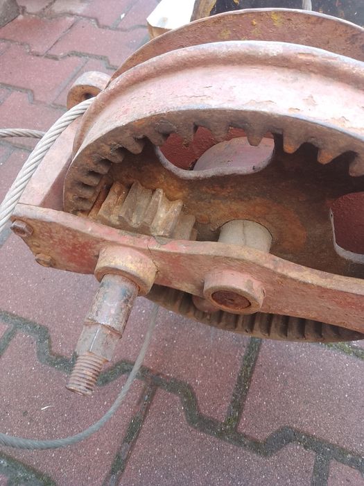 Wał do trójnóga studni