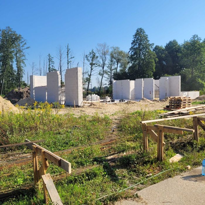 Kompleksowe usługi budowy domów od fundamentów po dach