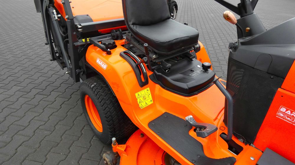 Traktorek kosiarka KUBOTA G26 Wysoki Wysyp (201001.3) Baras