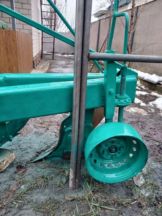 Однокорпусний плуг