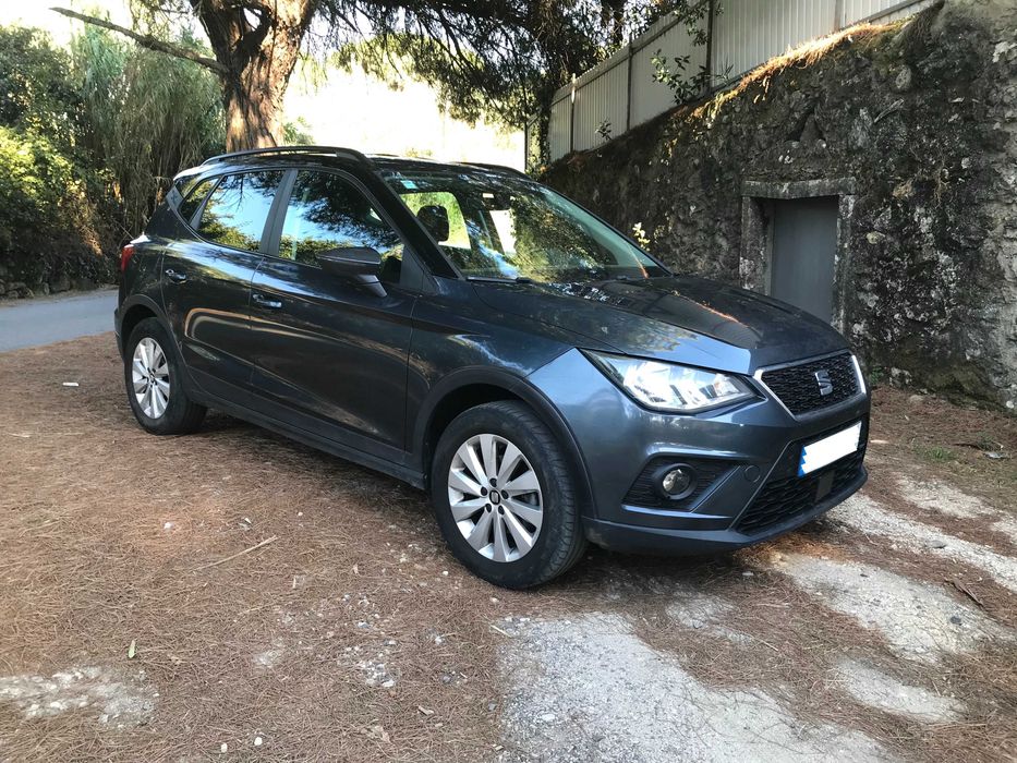 Seat Arona 1.0 TSI, em ótimo estado