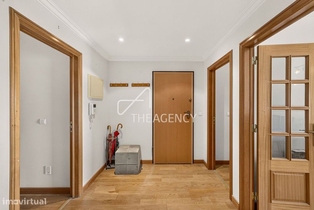 Amplo Apartamento T3+1 no Último Andar nos Jardins da Parede