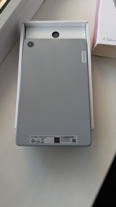 Планшет Lenovo Tab M8 (4th gen) TB300FU
