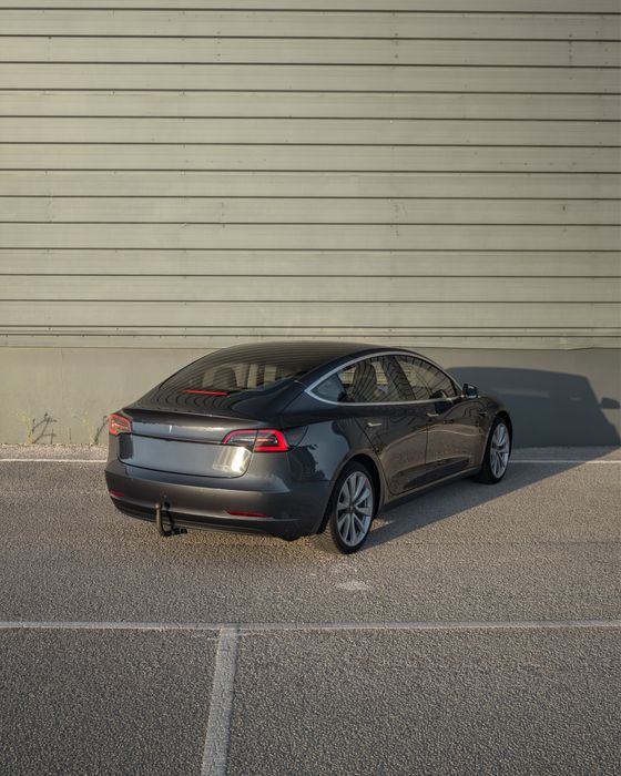 Tesla Model 3 Long-Range Dual Motor AWD