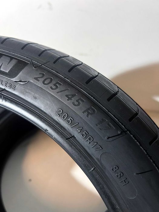 Pneus Michelin Primacy 4 - 205/45/17 - Excelentes